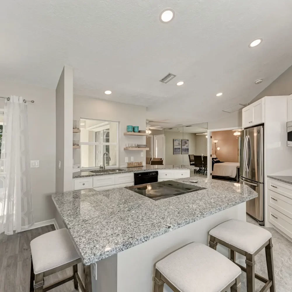 Kitchen-Cabinet-Distributors-Shaker-White-Bar-KPD